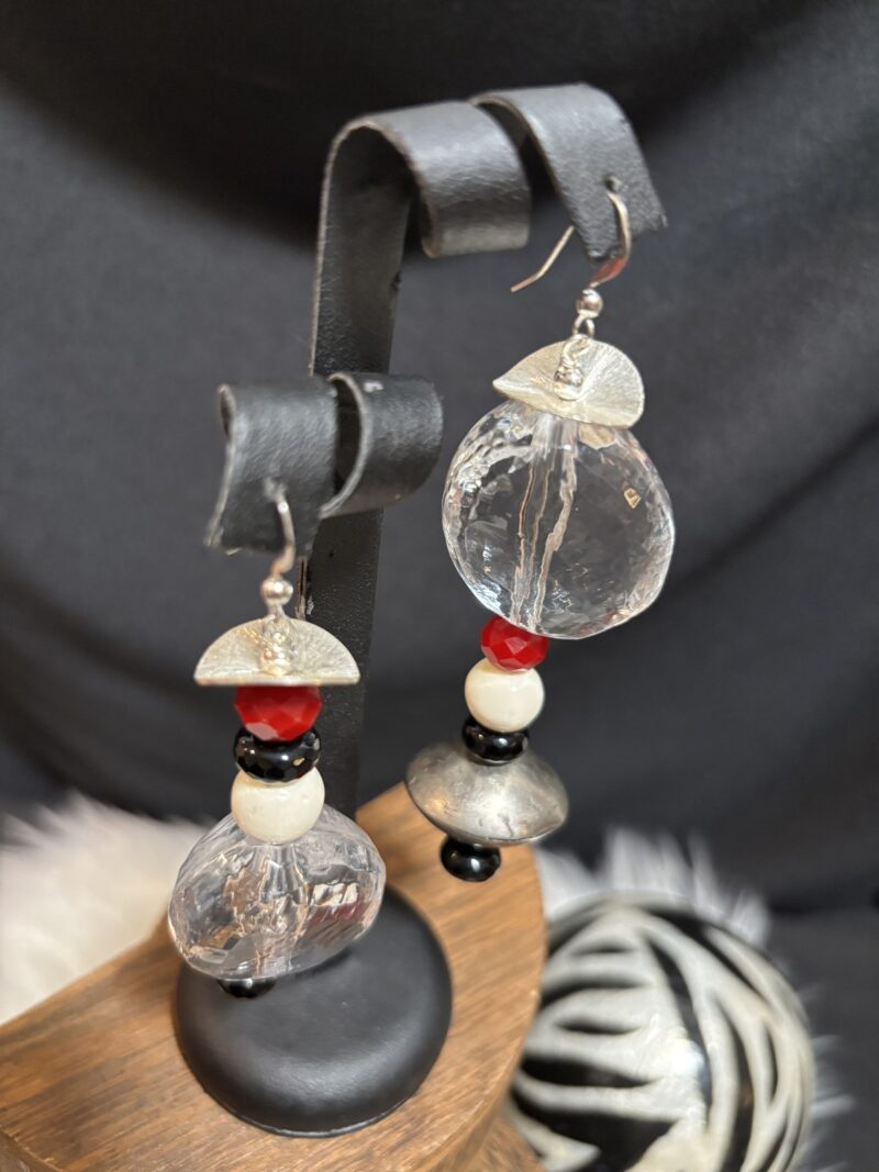 Style E06 – faceted clear quartz nuggets, hammered silver caps, red crystal, cream & black rounds, silver saucer bead