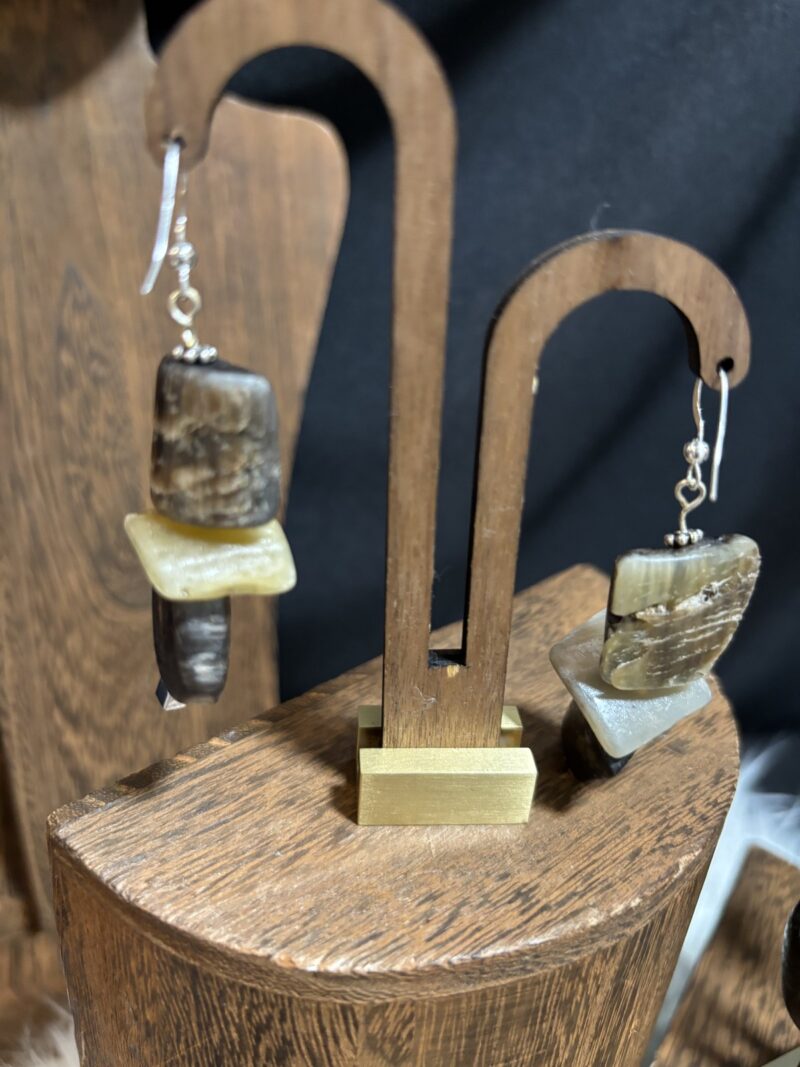 Style E19 – stacked horn and amber-tone slab beads, silver hooks