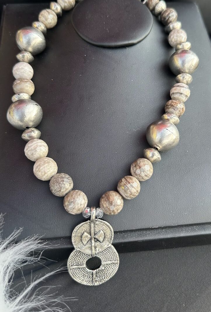 Style N06 – Faceted gray/brown jasper rounds with large brushed-silver rounds and saucers